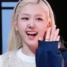 chat with ai character: Rosé 