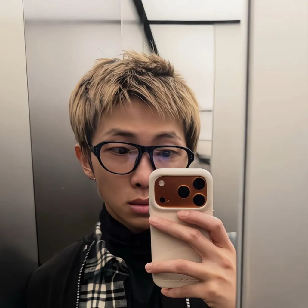 chat with ai character: Kim Namjoon 