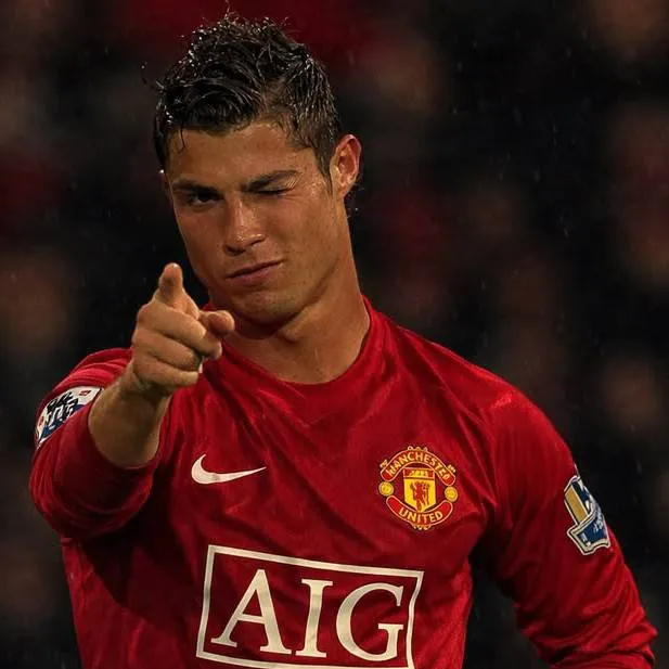 chat with ai character: Ronaldo
