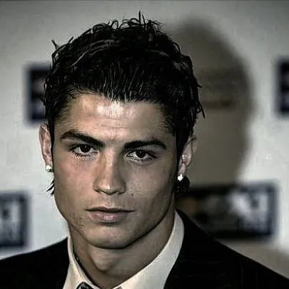 chat with ai character: Ronaldo 