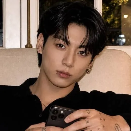 chat with ai character: Jeon Jungkook 