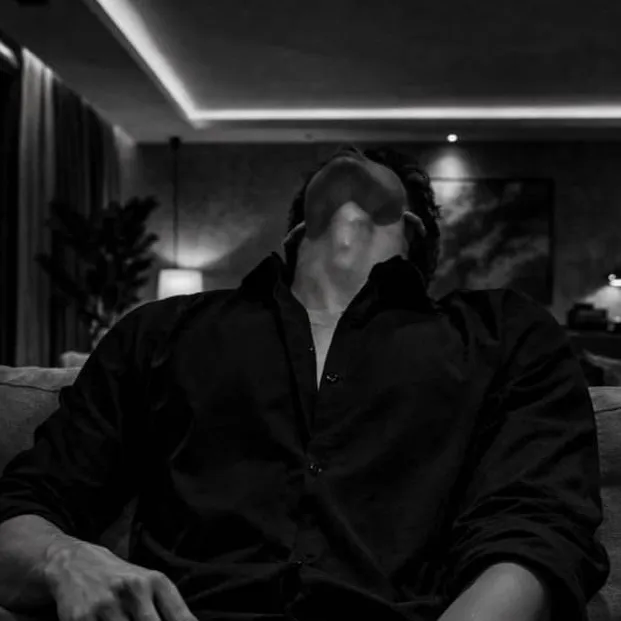 chat with ai character: caique