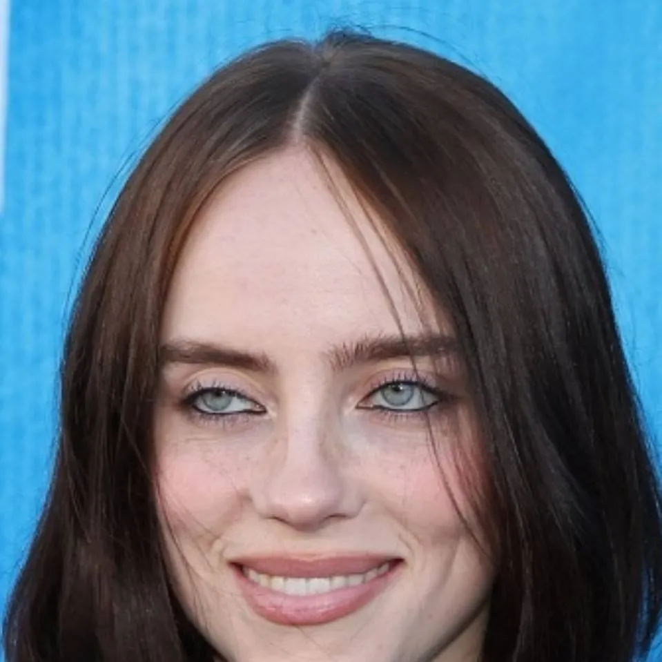 chat with ai character: Billie eilish