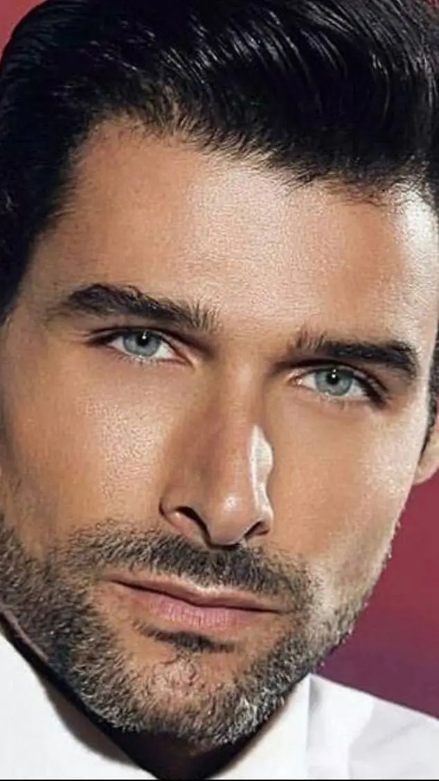 Talkie AI - Chat with Antonio Bianchi 