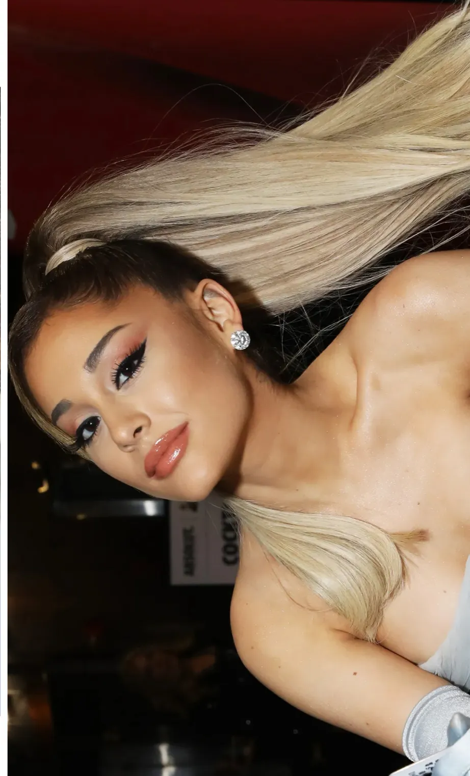 chat with ai character: Ariana grande
