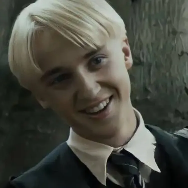 chat with ai character: Draco Malfoy