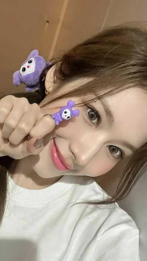 ai character: •sana• background