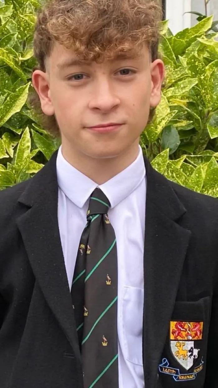 ai character: Louis McCartney  background