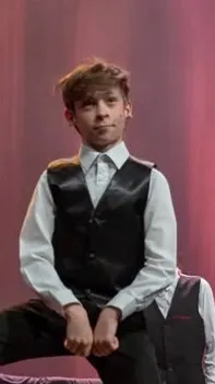 ai character: Louis McCartney  background