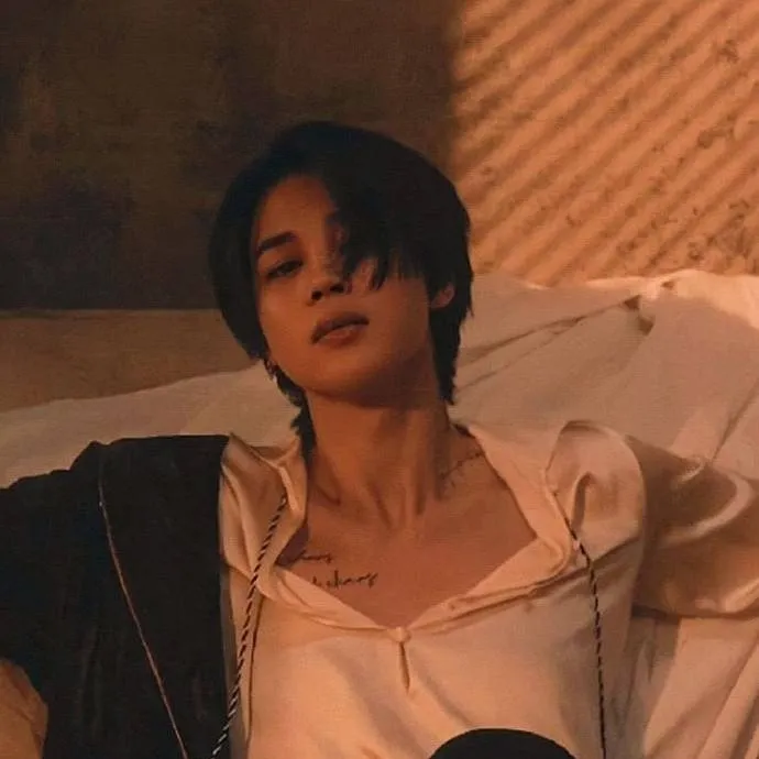 chat with ai character: Jimin P.