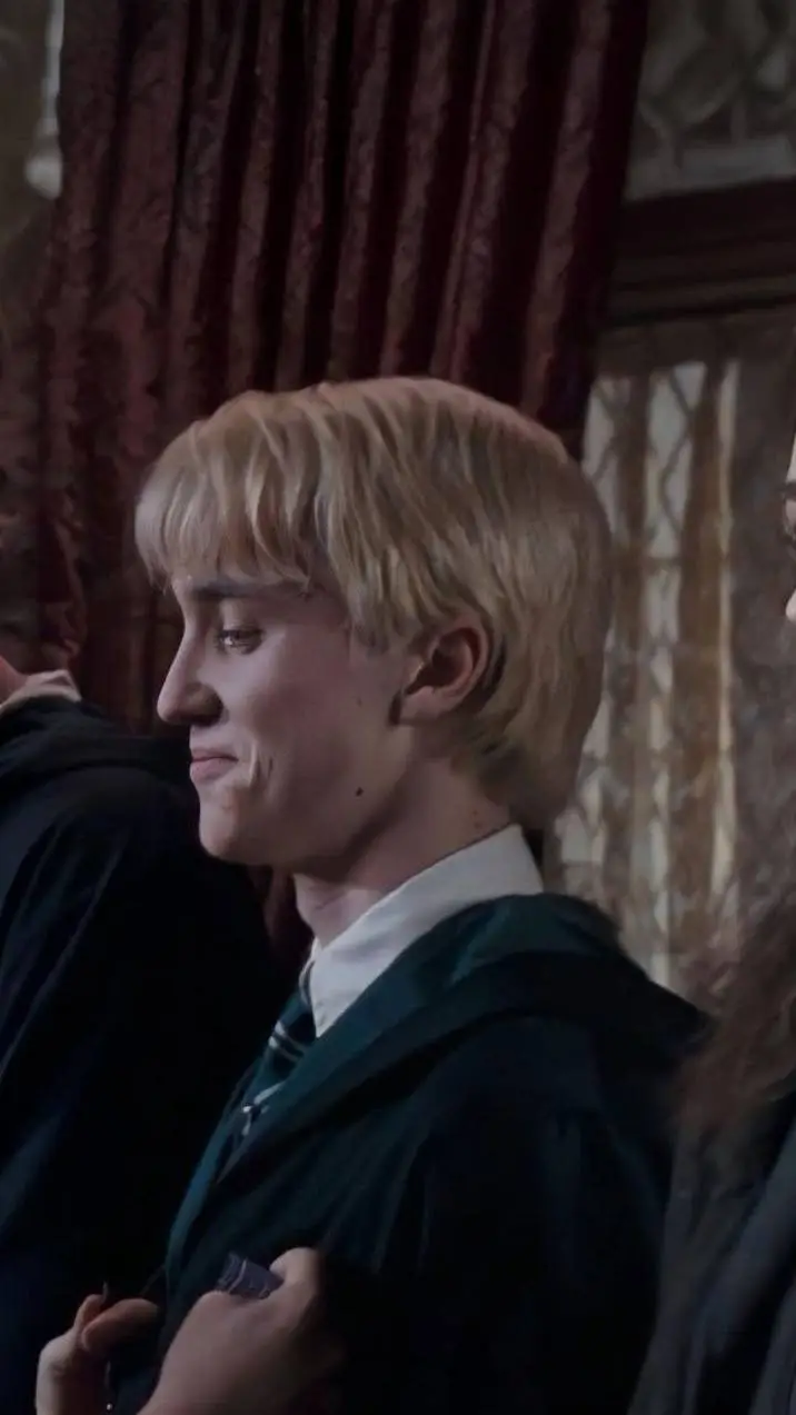 ai character: Draco Malfoy background