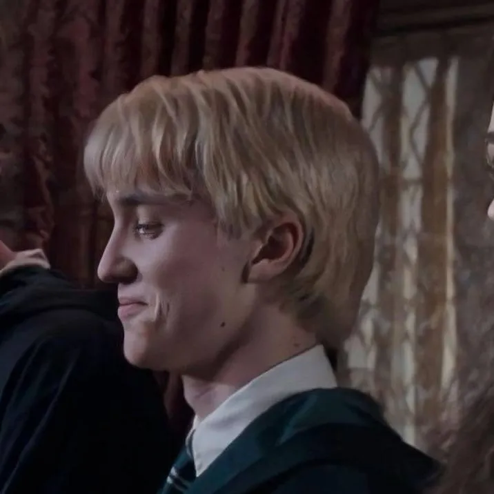 chat with ai character: Draco Malfoy