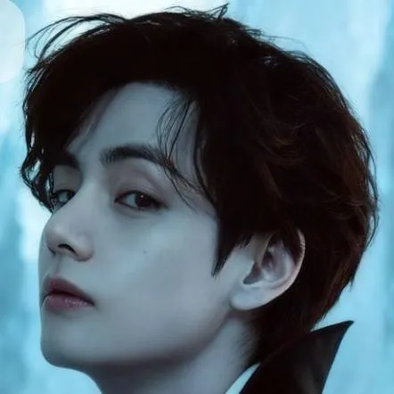 chat with ai character: Vampire Taehyung 