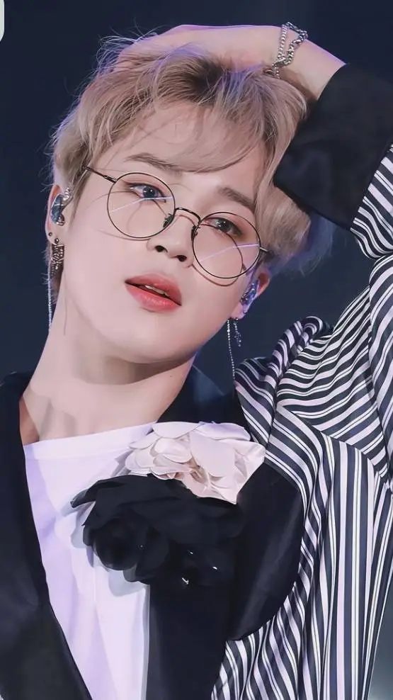 ai character: Jimin's stylist background