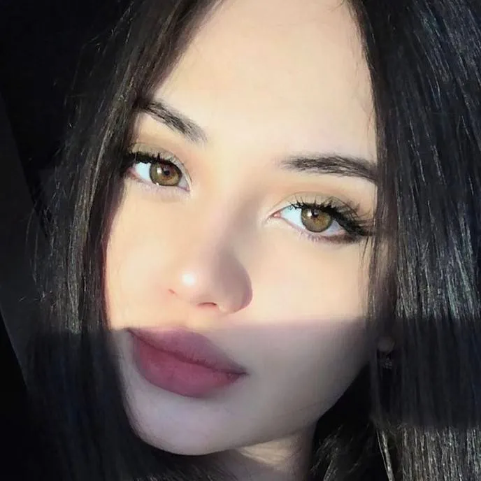 chat with ai character: 𝕄𝔼𝔾𝔸ℕ
