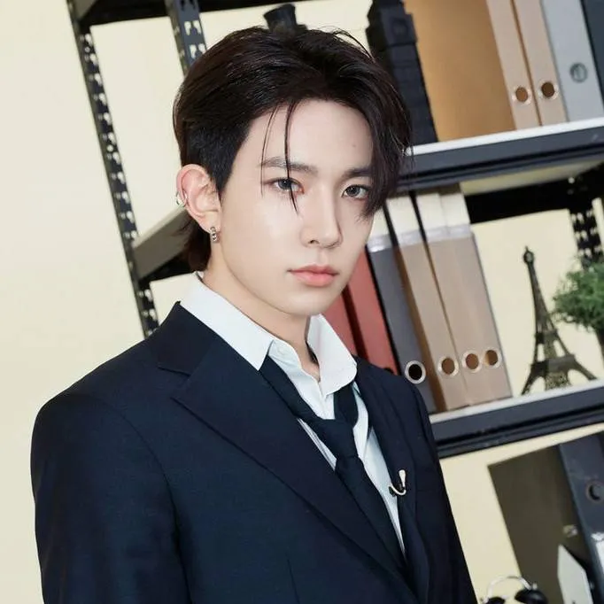 chat with ai character: Heeseung 
