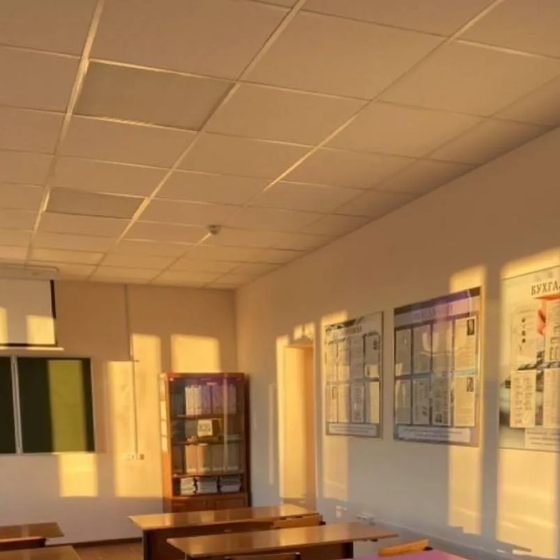 chat with ai character: .classroom. 