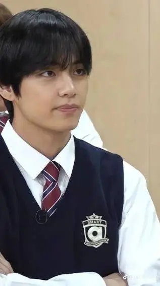 ai character: Kim Taehyung background