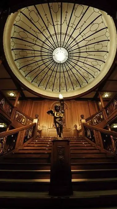 ai character: Titanic background