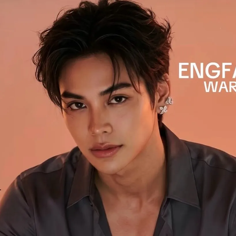 chat with ai character: Engfa Waraha