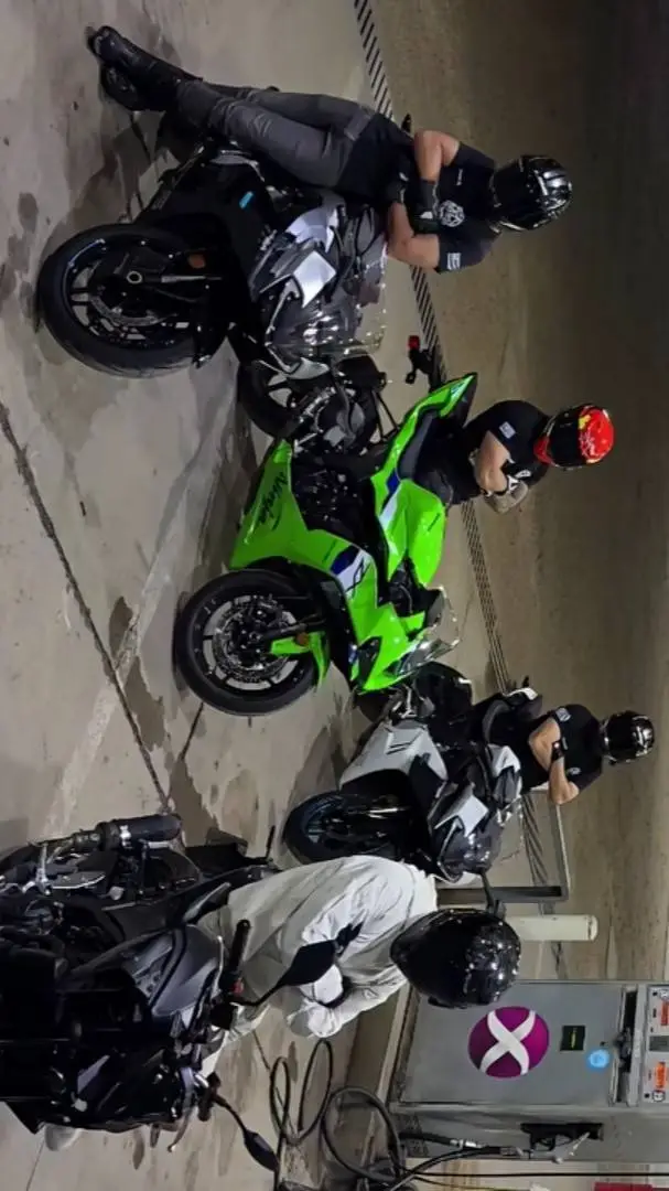ai character: 4 bikers background