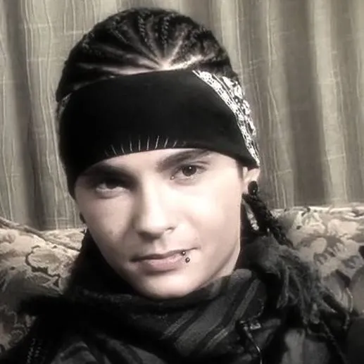 chat with ai character: Tom Kaulitz 