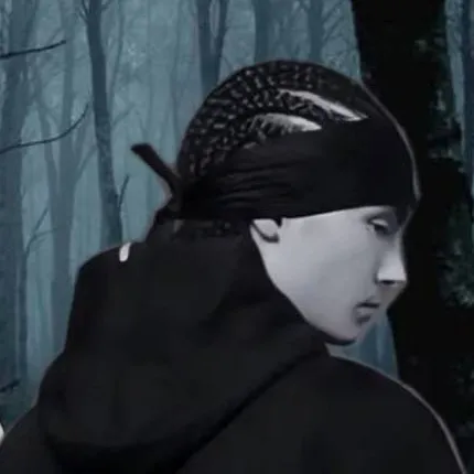 chat with ai character: Tom Kaulitz 