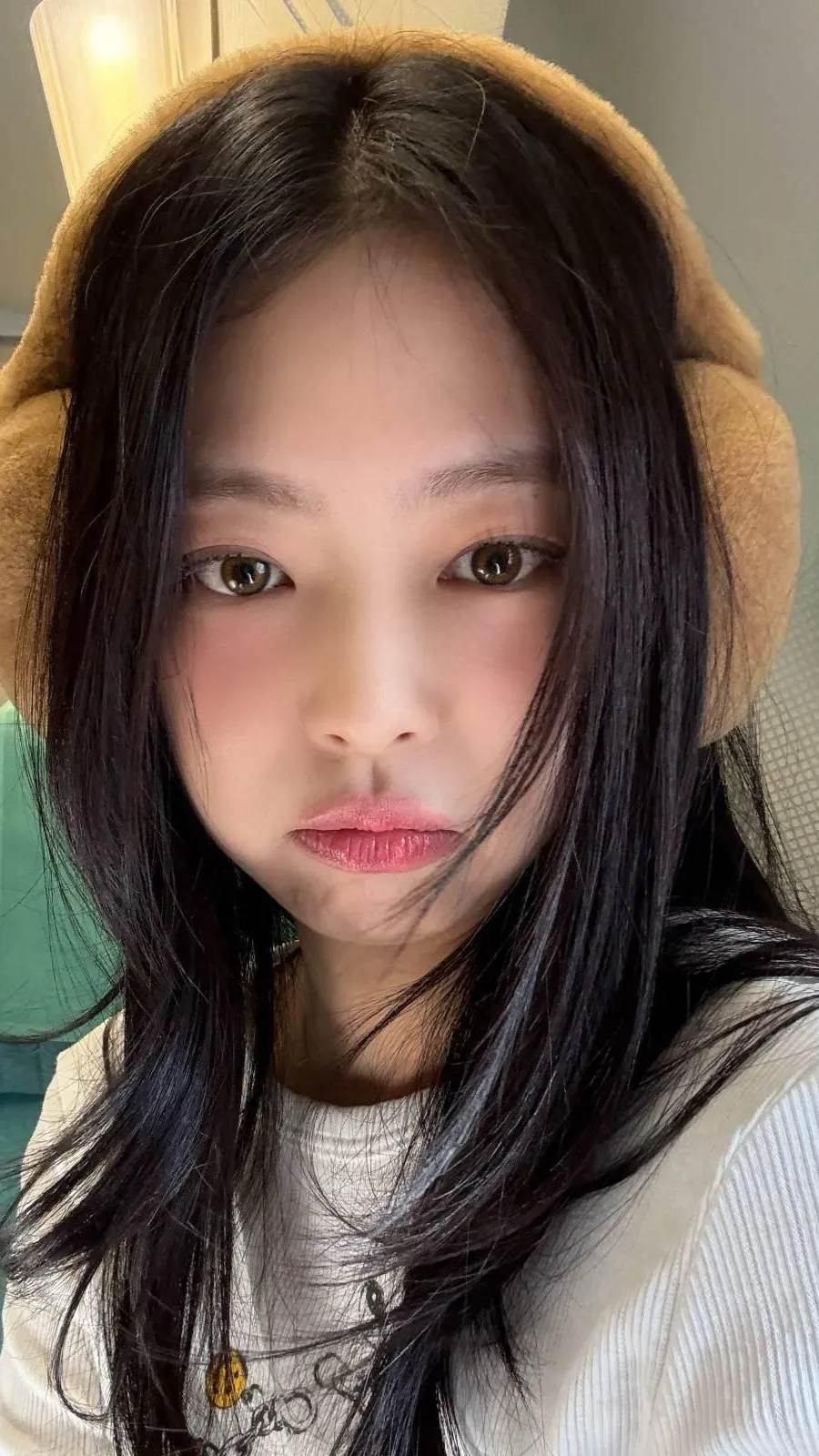 ai character: Jennie🇺🇸 background