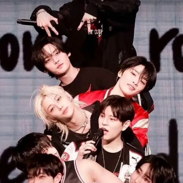chat with ai character: Straykids