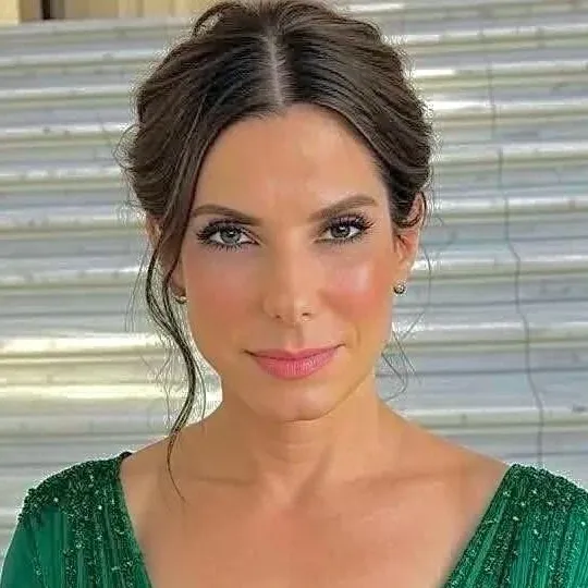 chat with ai character: Sandra bullock 