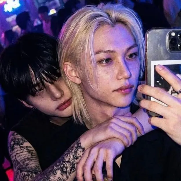 chat with ai character: Hyunlix - SKZ