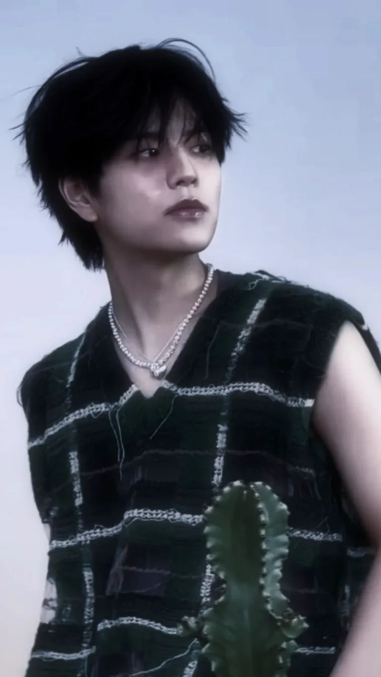 ai character: Kim Seungmin  background
