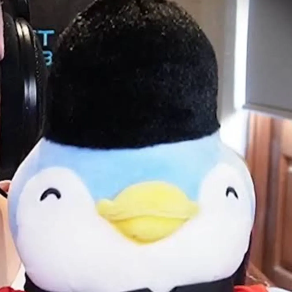 chat with ai character: Jerome the penguin