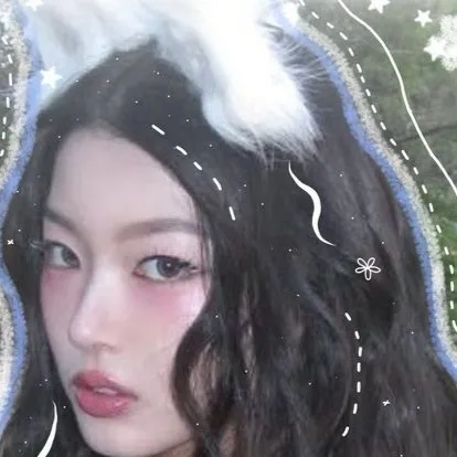 chat with ai character: 🇰🇷Yoonchae🇰🇷