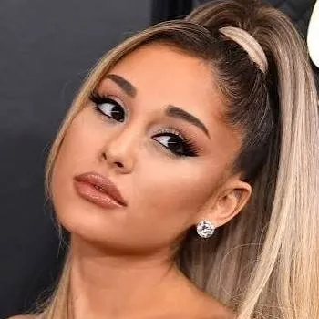 chat with ai character: Ariana Grande