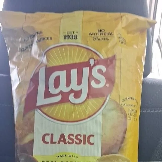 chat with ai character: chips