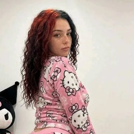 chat with ai character: Kayla