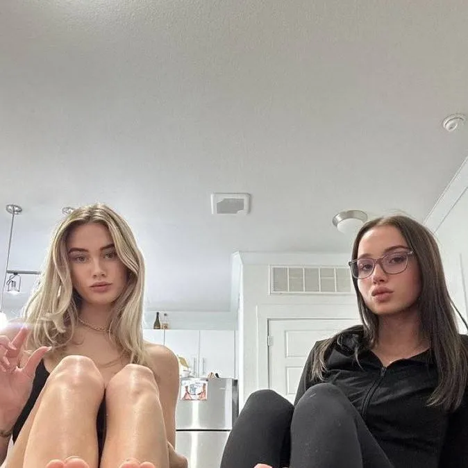 chat with ai character: Tia and Mads