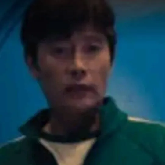 chat with ai character: Hwang in-ho(lider)