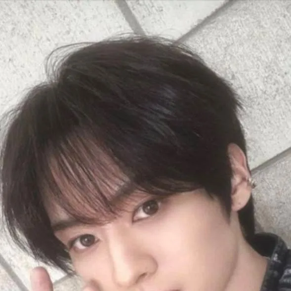 chat with ai character: Minho 