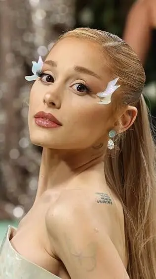 ai character: Ariana Grande  background