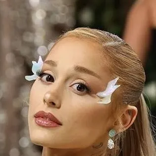 chat with ai character: Ariana Grande 