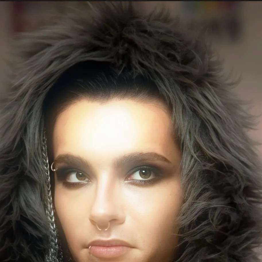 chat with ai character: Bill Kaulitz 