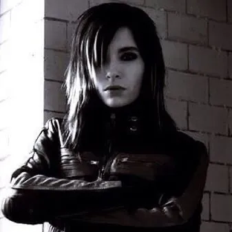 chat with ai character: Bill Kaulitz 