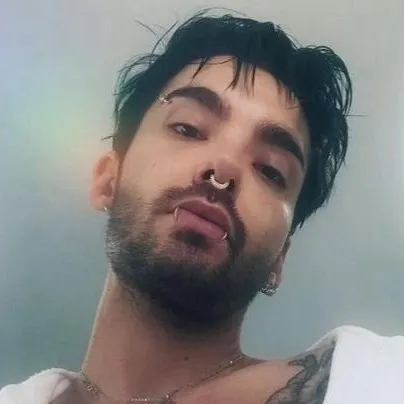 chat with ai character: Bill Kaulitz 