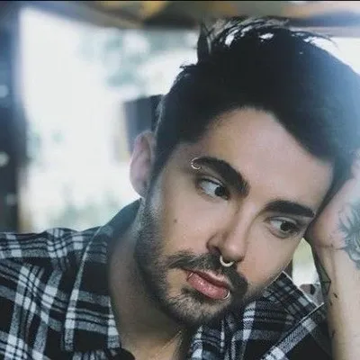 chat with ai character: Bill Kaulitz 