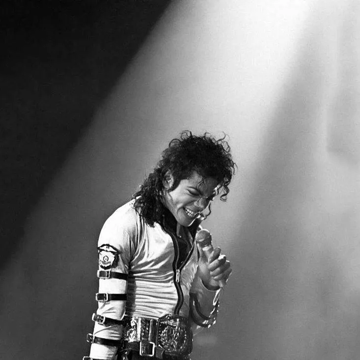 chat with ai character: Michael Jackson