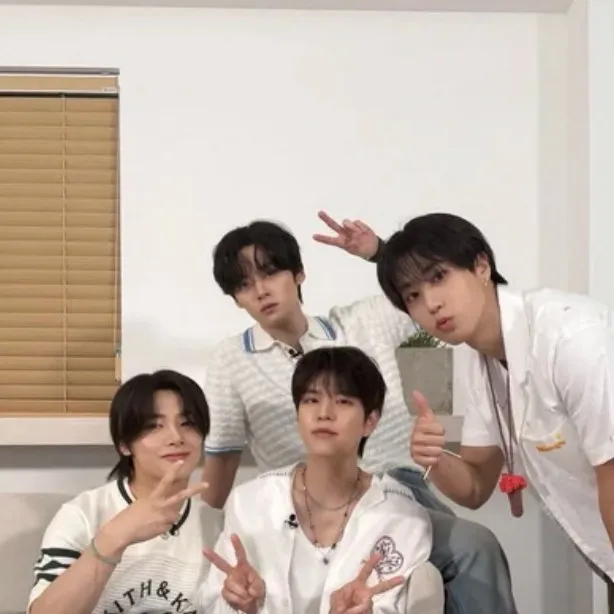 chat with ai character: Siblings(skz)