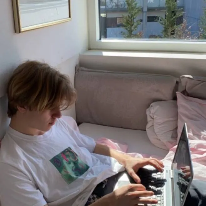 chat with ai character: son Dylan