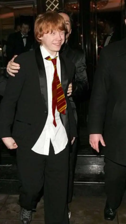 ai character: Ron Weasley background